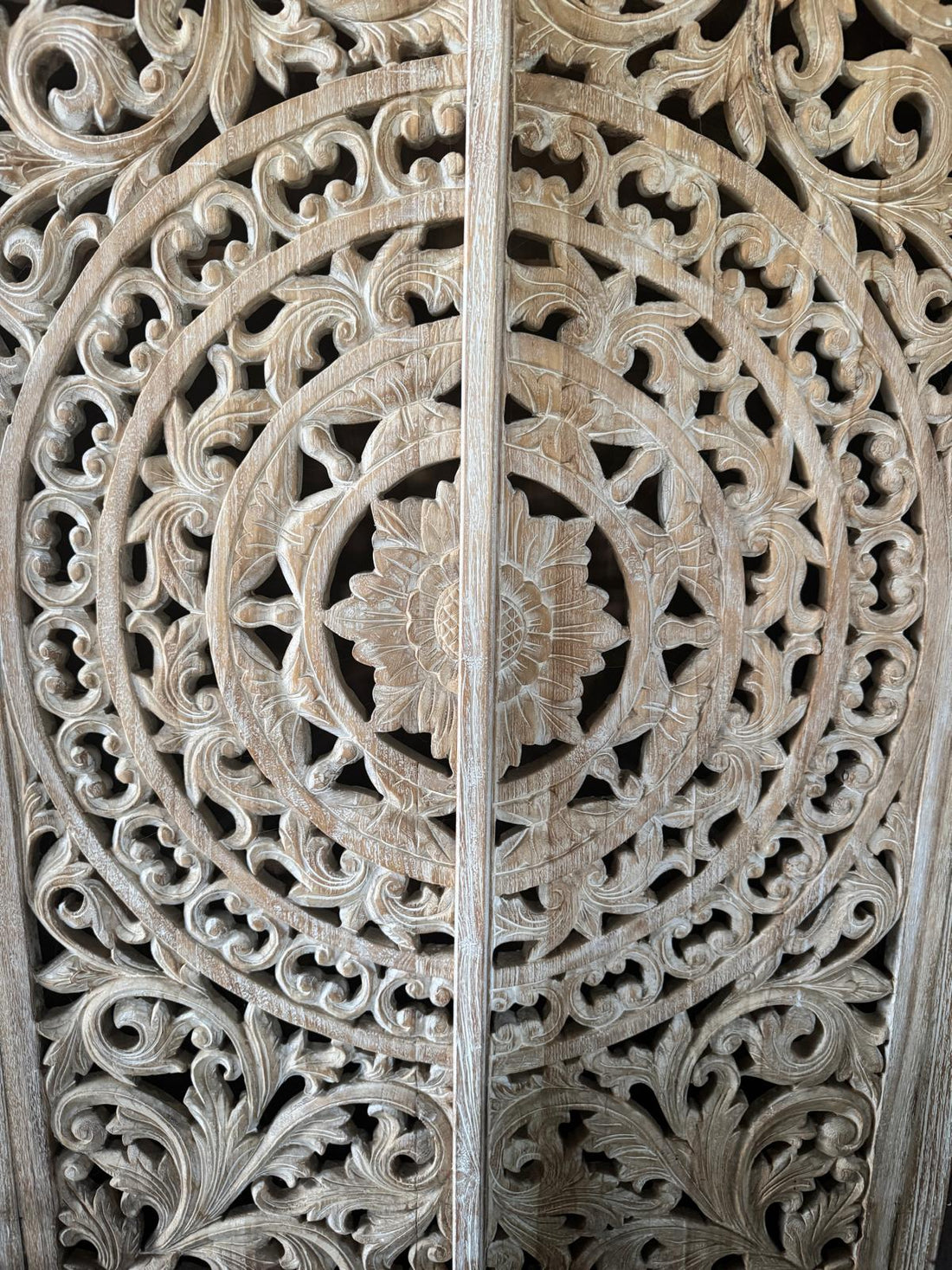 PAROLA D'ORDINE: mobili intarsiati!