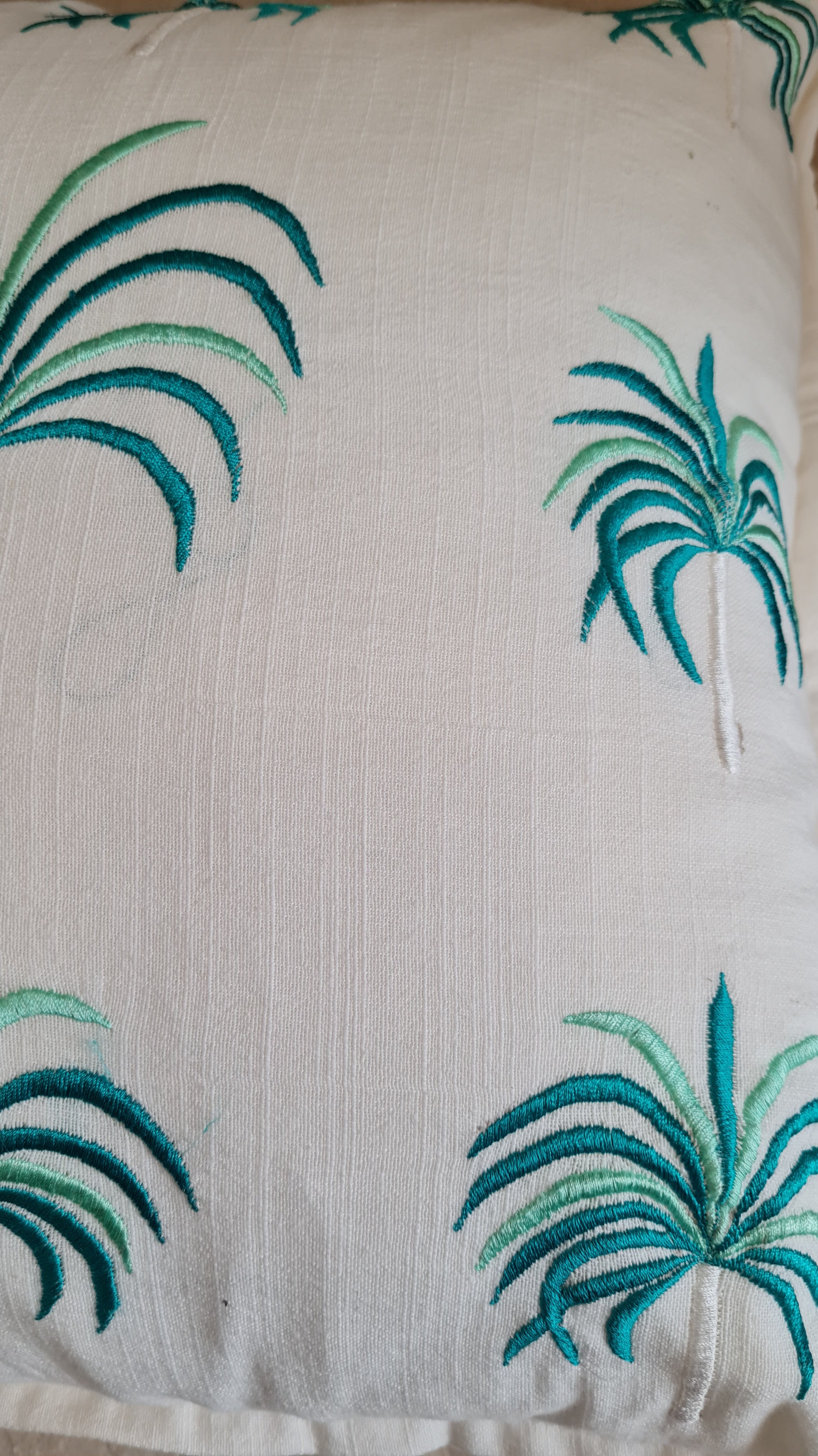 cuscino quadrato bianco fiori di loto tiffany green