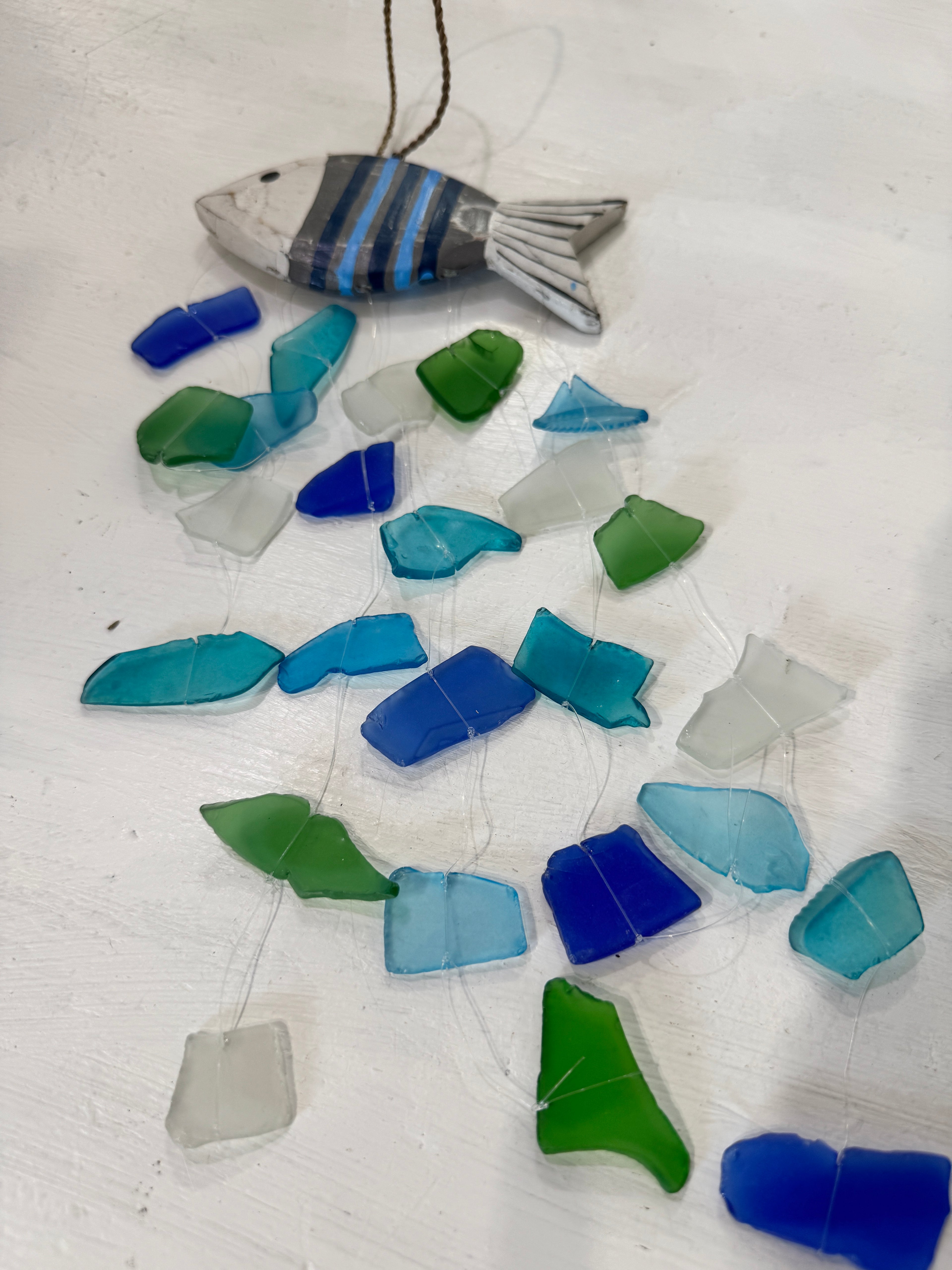 Pendente piccolo pesce righe con vetri