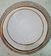 Carica l&#39;immagine nel visualizzatore di Gallery, placemat white wash,bianco, tondo in rattan
