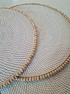Placemat Tondo in Rattan con Bordo Palline di Legno – Ø37 cm Artigianale