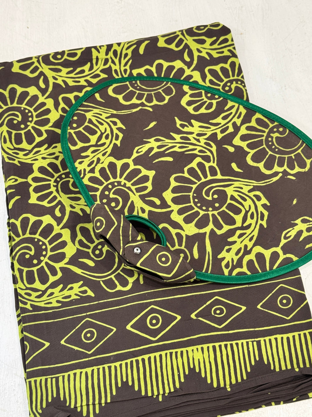 Pareo marrone fiori verde lime