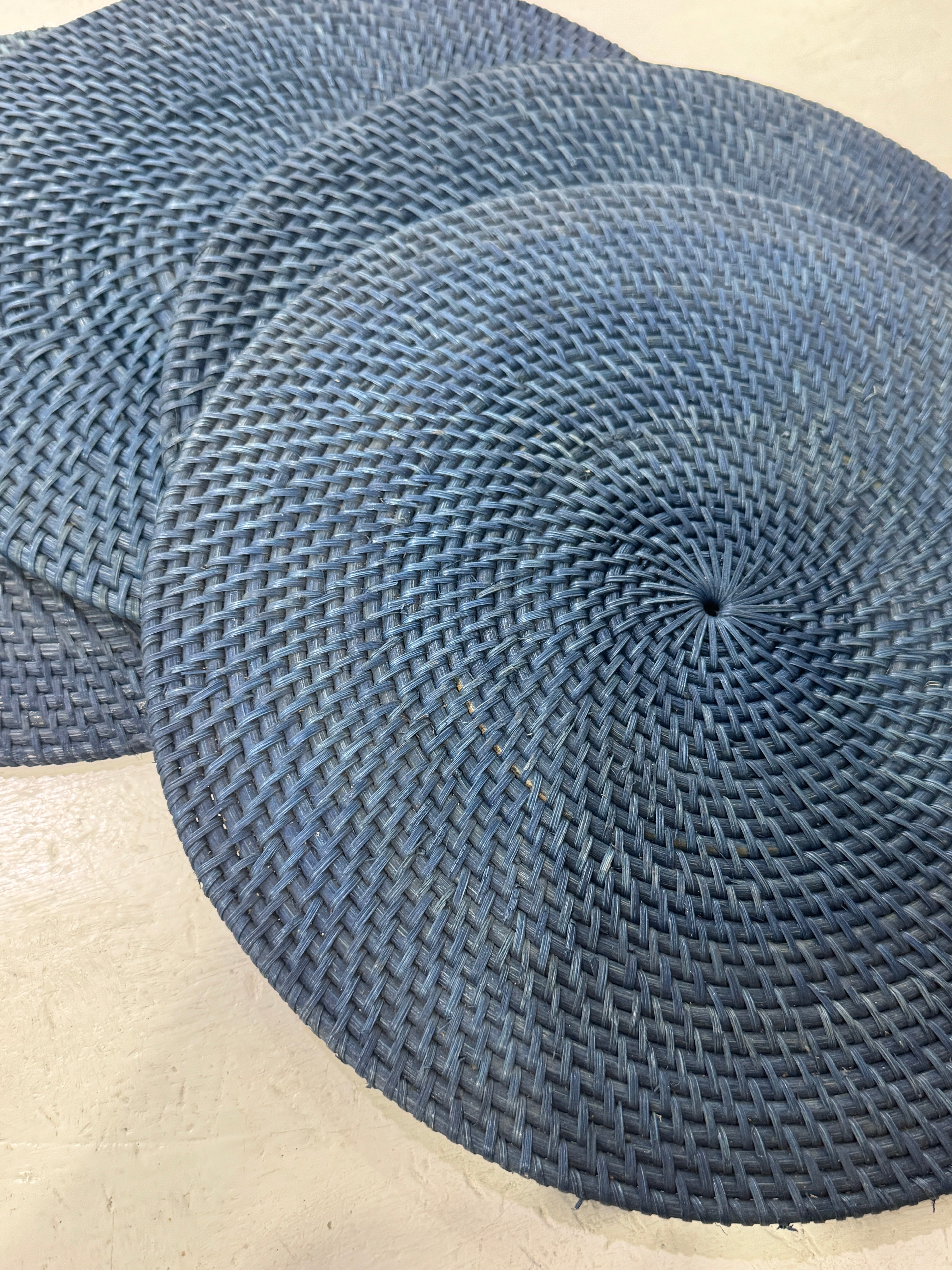 placemat blu navy tondo in rattan