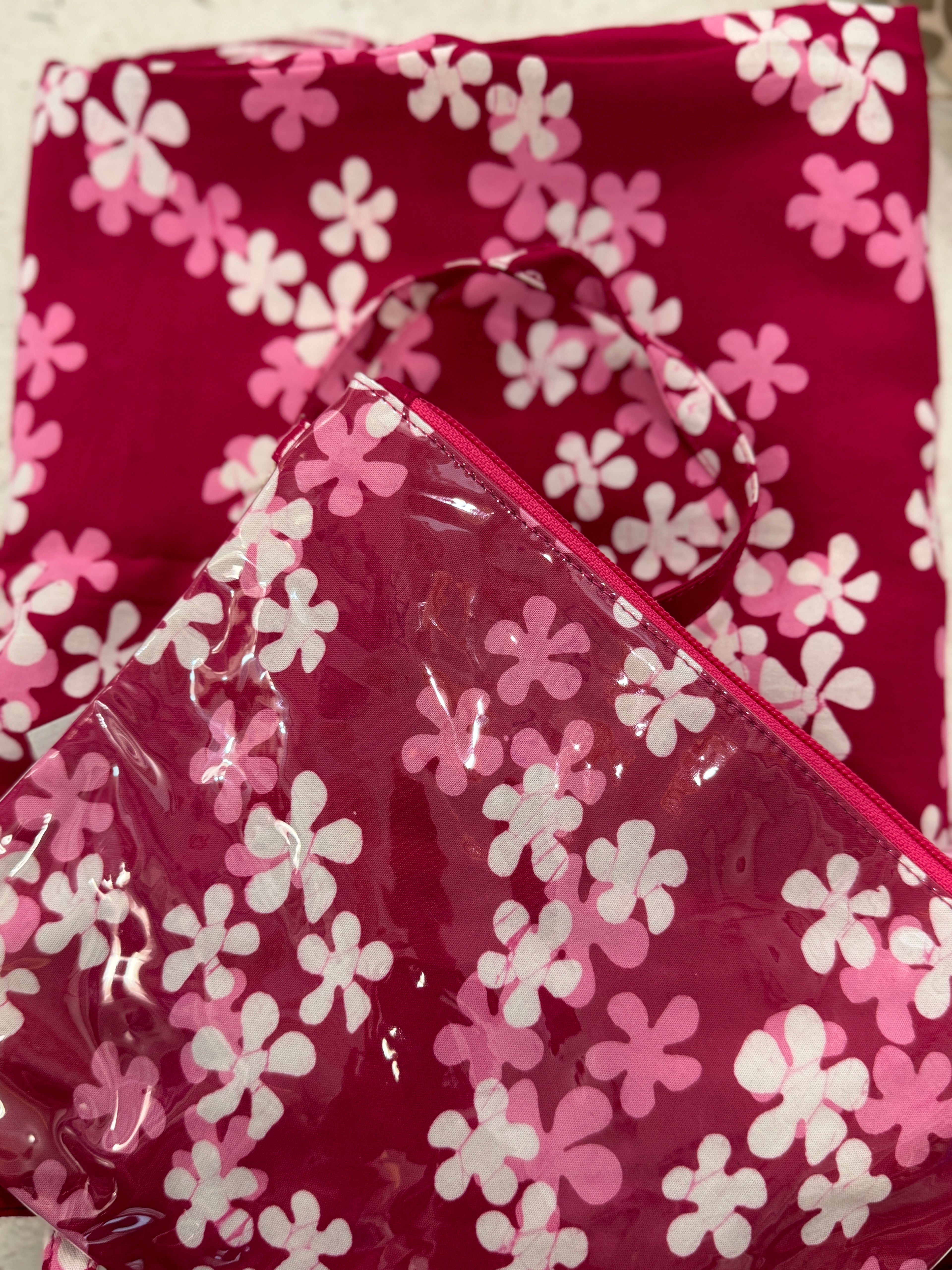 Pochette in batik e pvc con tracollina