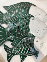 Carica l&#39;immagine nel visualizzatore di Gallery, PESCE FERRO MUSO BIANCO CORPO BLU
