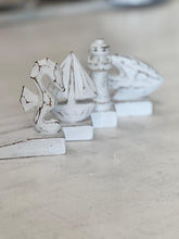 Carica l&#39;immagine nel visualizzatore di Gallery, Fermaporta in legno
