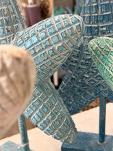 Carica l&#39;immagine nel visualizzatore di Gallery, STELLA MARINA GRANDE  SU BASE LEGNO QUADRETTATA
