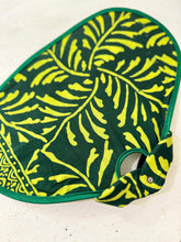 Carica l&#39;immagine nel visualizzatore di Gallery, VENTAGLIO CHIUDIBILE BATIK
