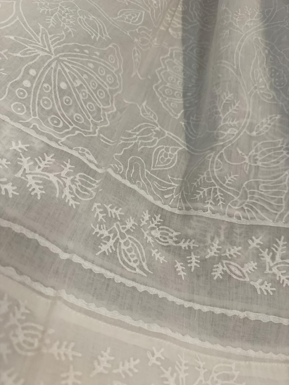 TENDA BIANCA FIORI BIANCHI