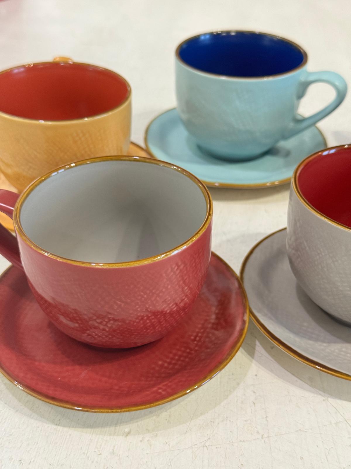 TAZZA MACCHIATO CON PIATTINO COLORI MIX