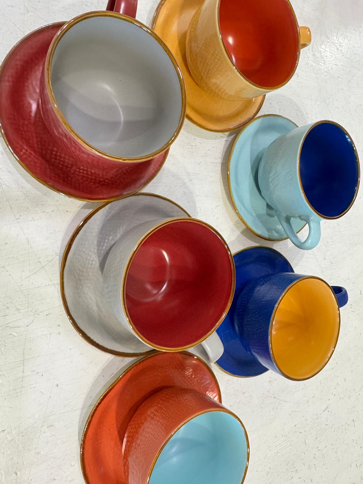 TAZZA MACCHIATO CON PIATTINO COLORI MIX