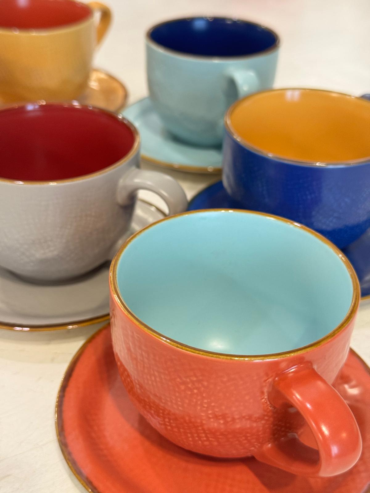 TAZZA MACCHIATO CON PIATTINO COLORI MIX