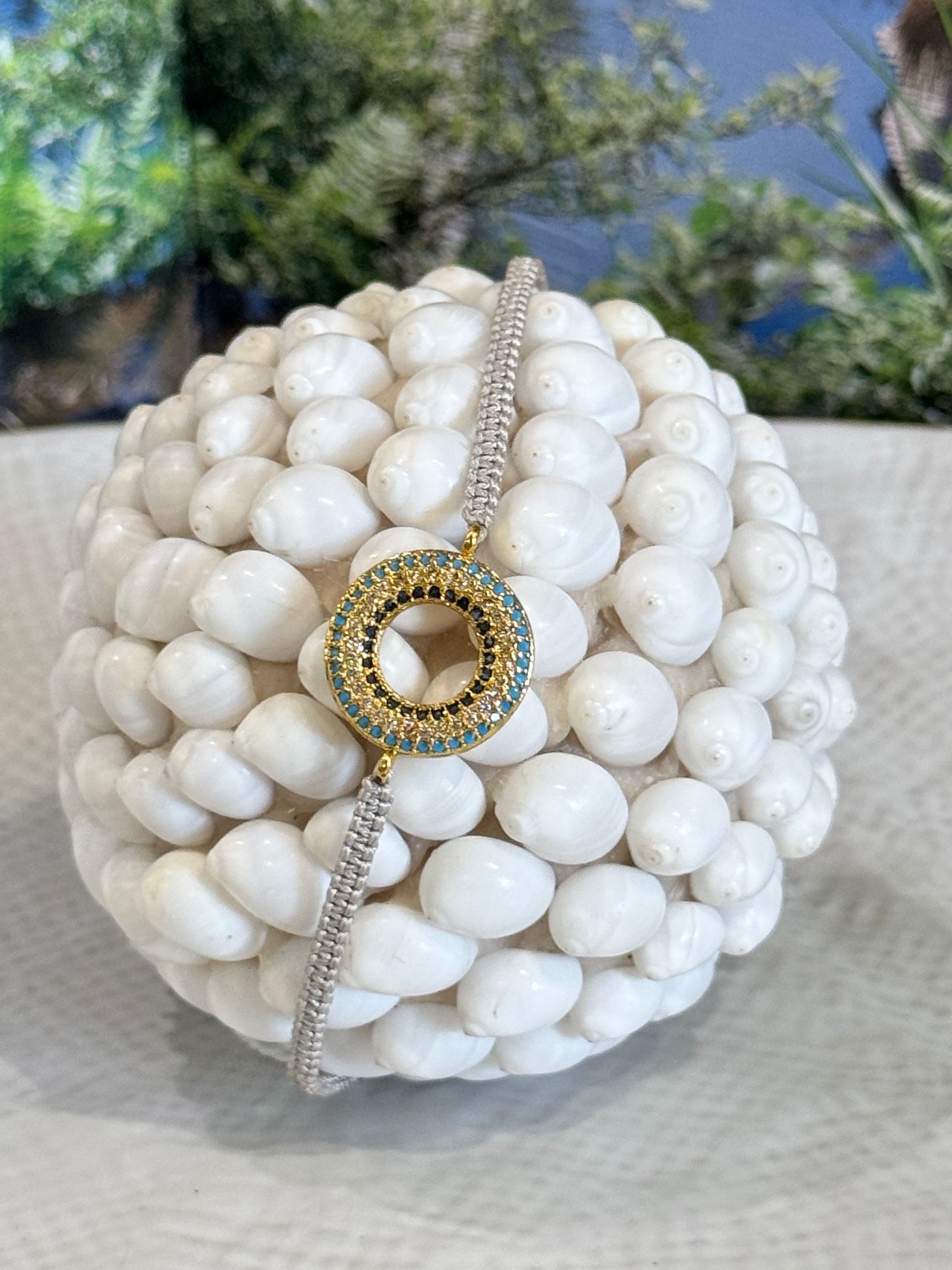 BRACCIALE FILO DI COTONE E PICCOLI ZIRCONI