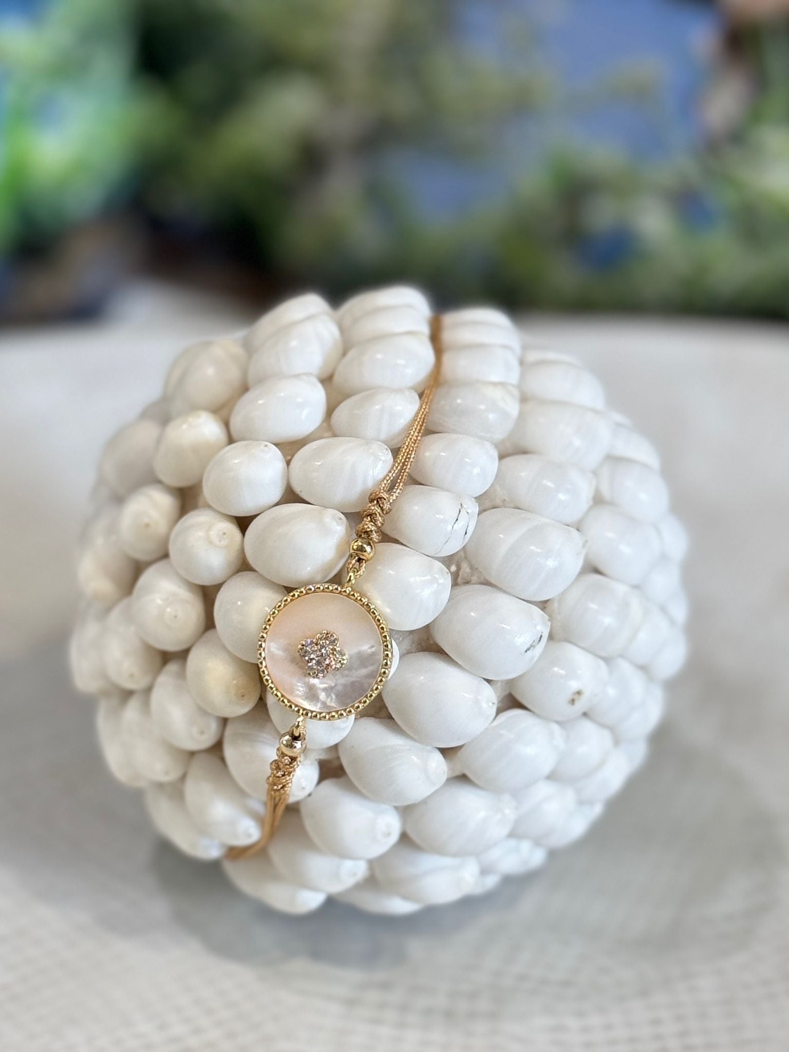 BRACCIALE FILO DI COTONE E PICCOLI ZIRCONI