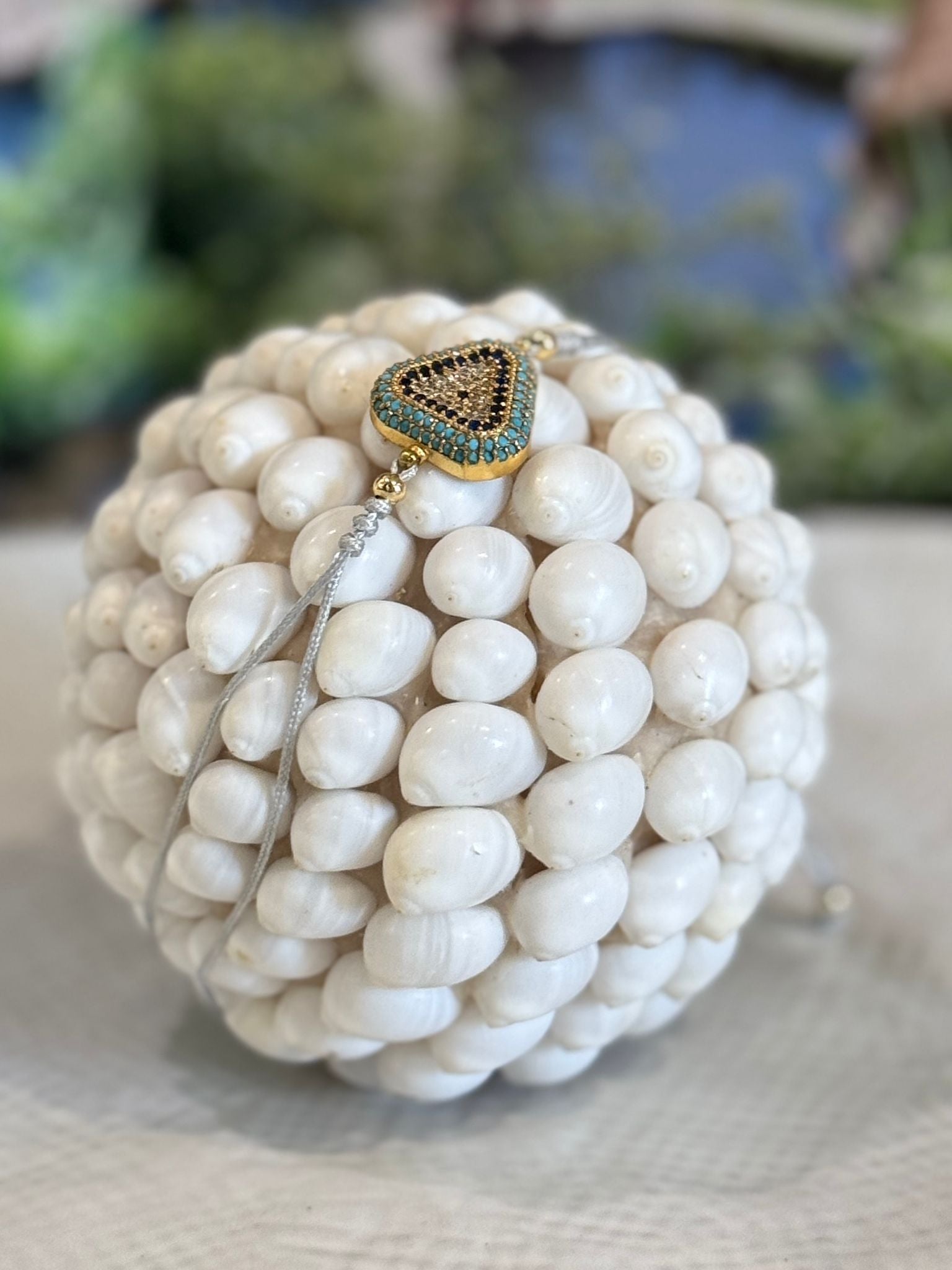 BRACCIALE FILO DI COTONE E PICCOLI ZIRCONI