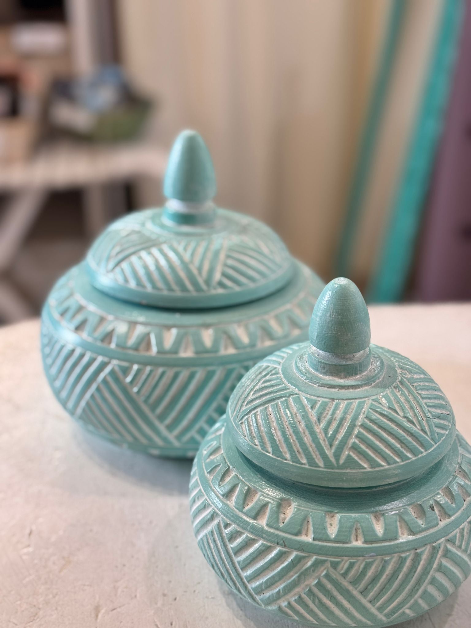 VASO CON COPERCHIO LEGNO INTAGLIATO