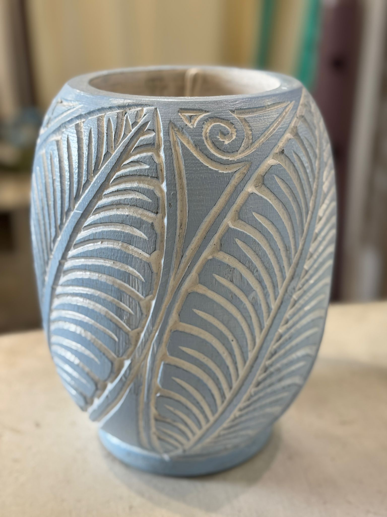 VASO BOMBATO IN LEGNO INTAGLIATO PICCOLO