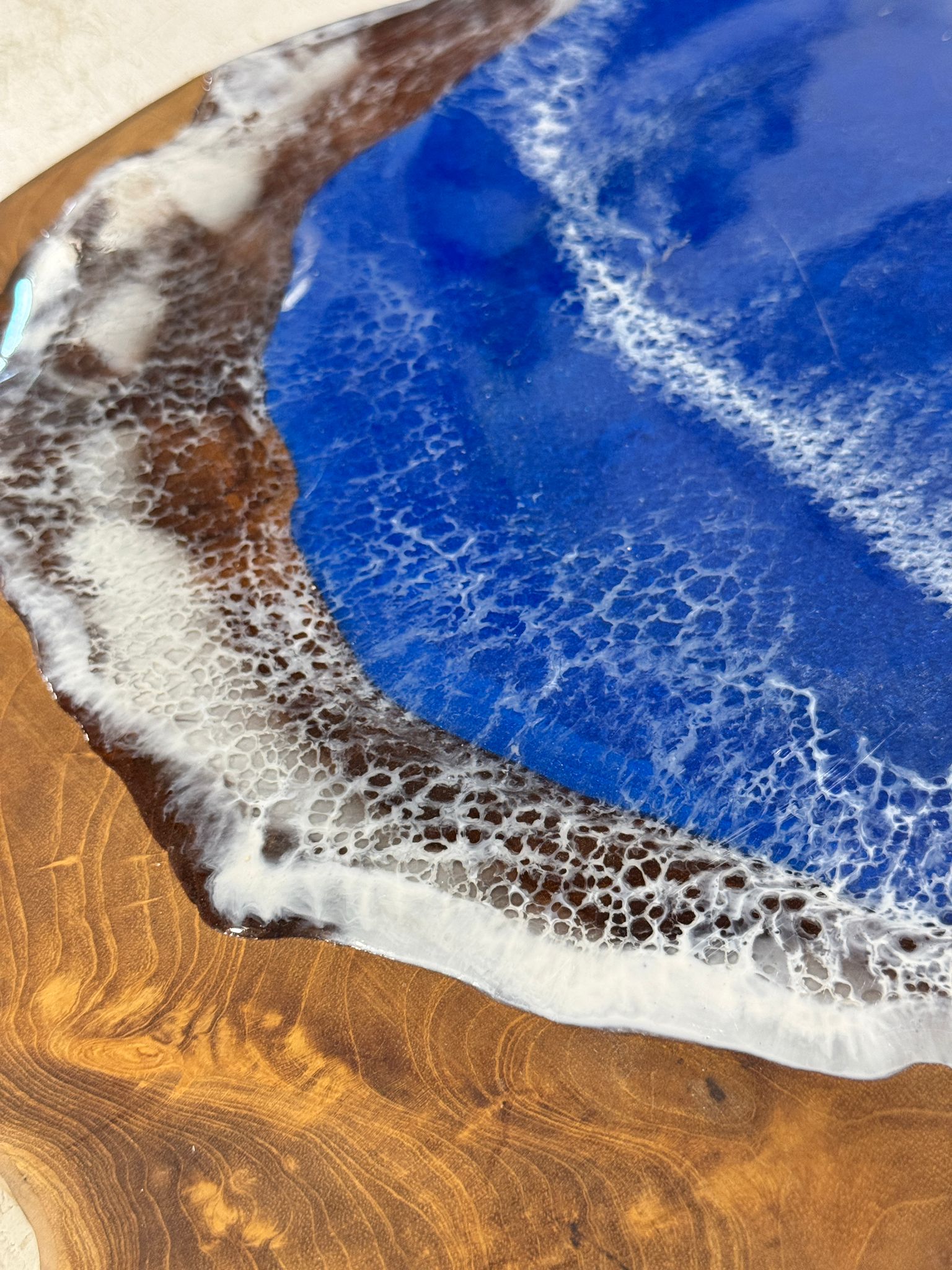 PIATTO TONDO TEAK E RESINA EPOSSIDICA