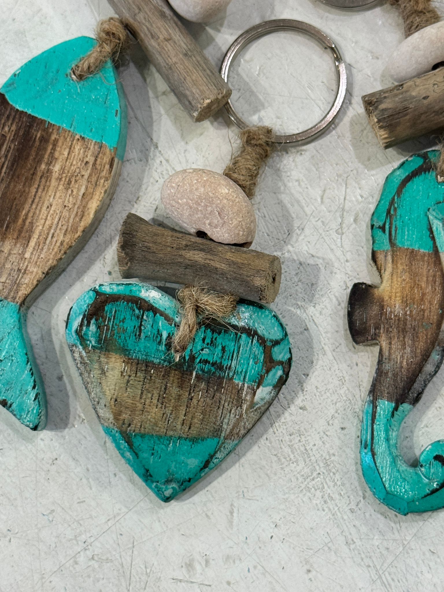 PORTACHIAVI LEGNO CON PIETRA