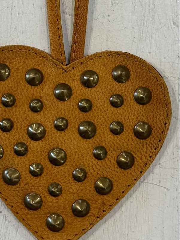 CHARM CUORE IN PELLE