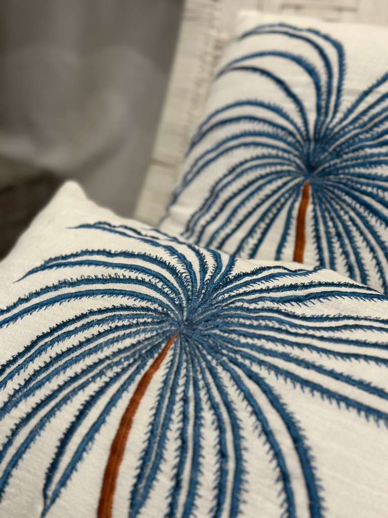 CUSCINO BIANCO PALMA BLU AVIO