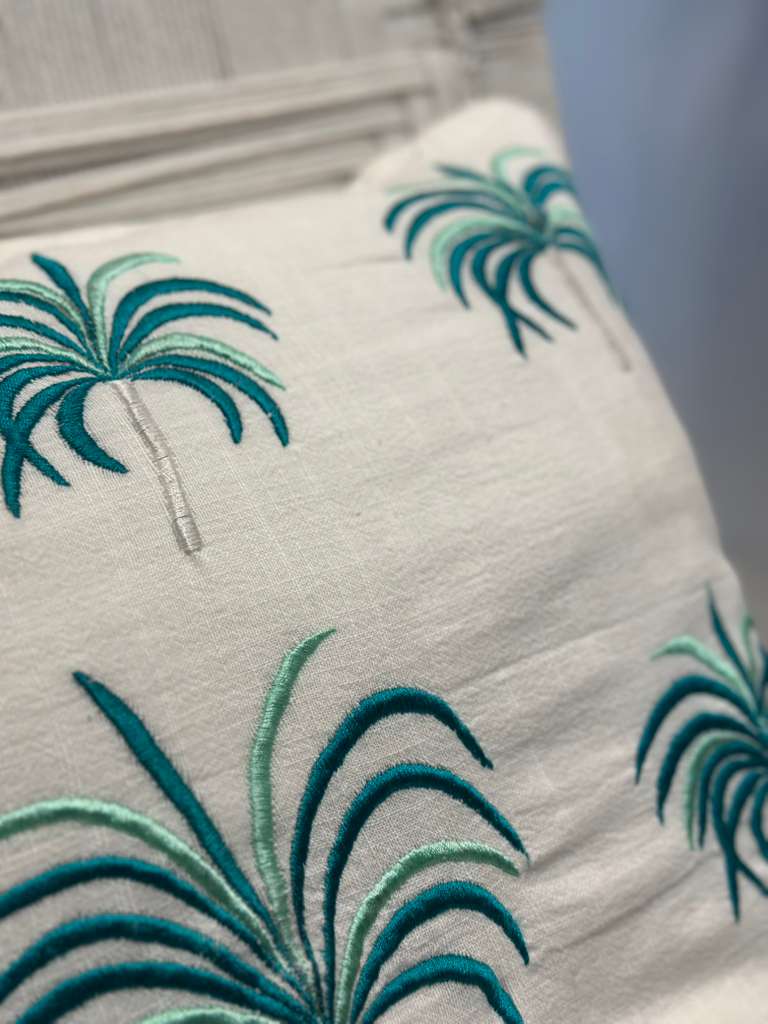 CUSCINO BIANCO FIORI DI LOTO VERDE TIFFANY