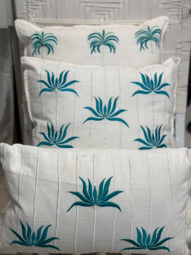 CUSCINO BIANCO FIORI DI LOTO VERDE TIFFANY