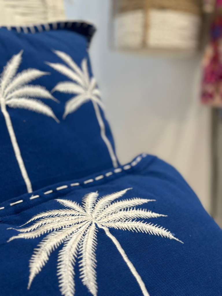 CUSCINO BLU PALMA BIANCA