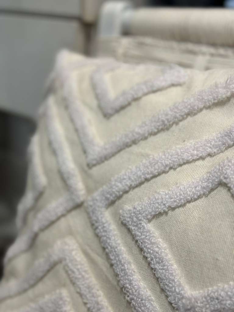 CUSCINO ECRÙ RICAMI