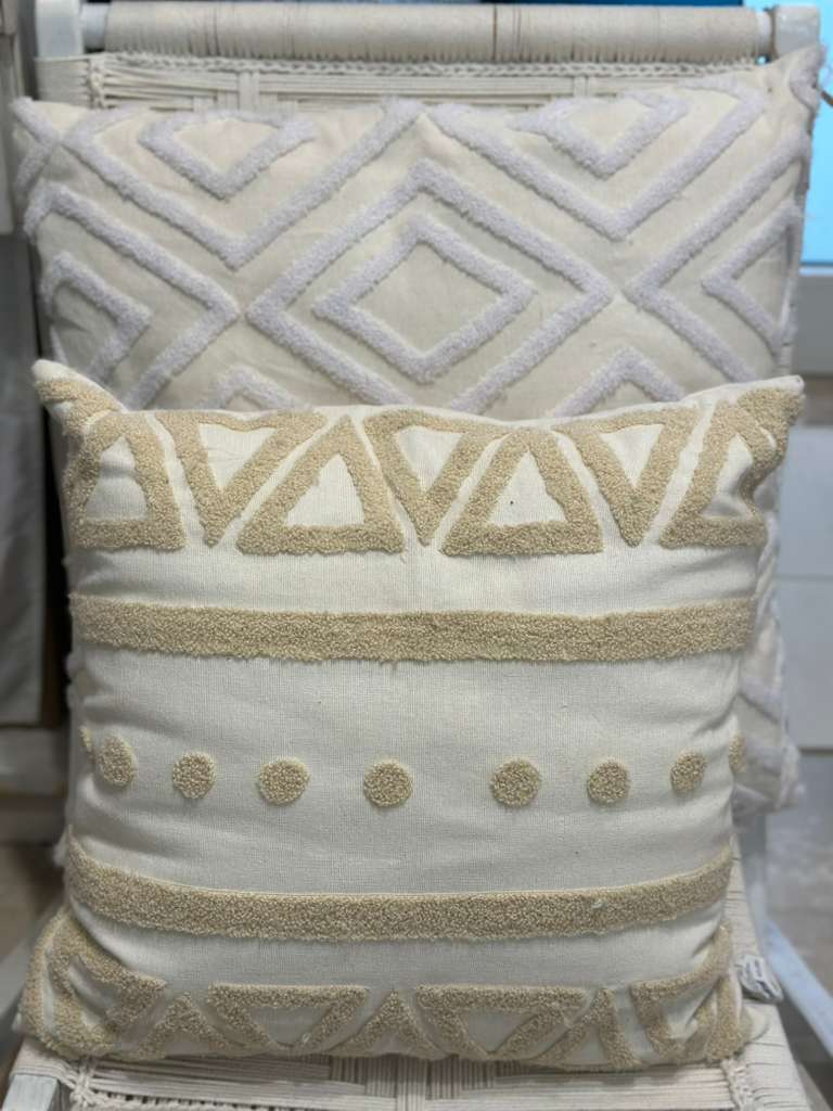 CUSCINO ECRÙ RICAMI