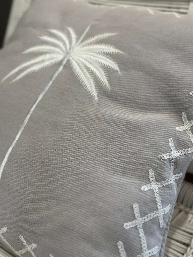 CUSCINO GRIGIO PALMA BIANCA