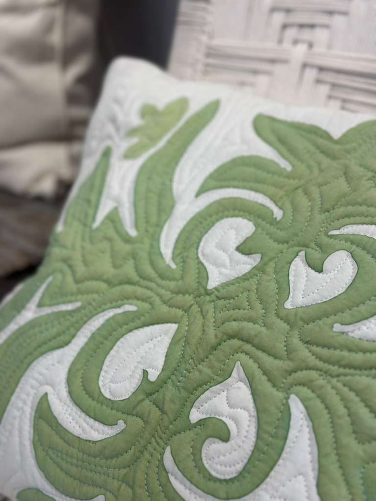 CUSCINO RICAMATO SCONTO 30%