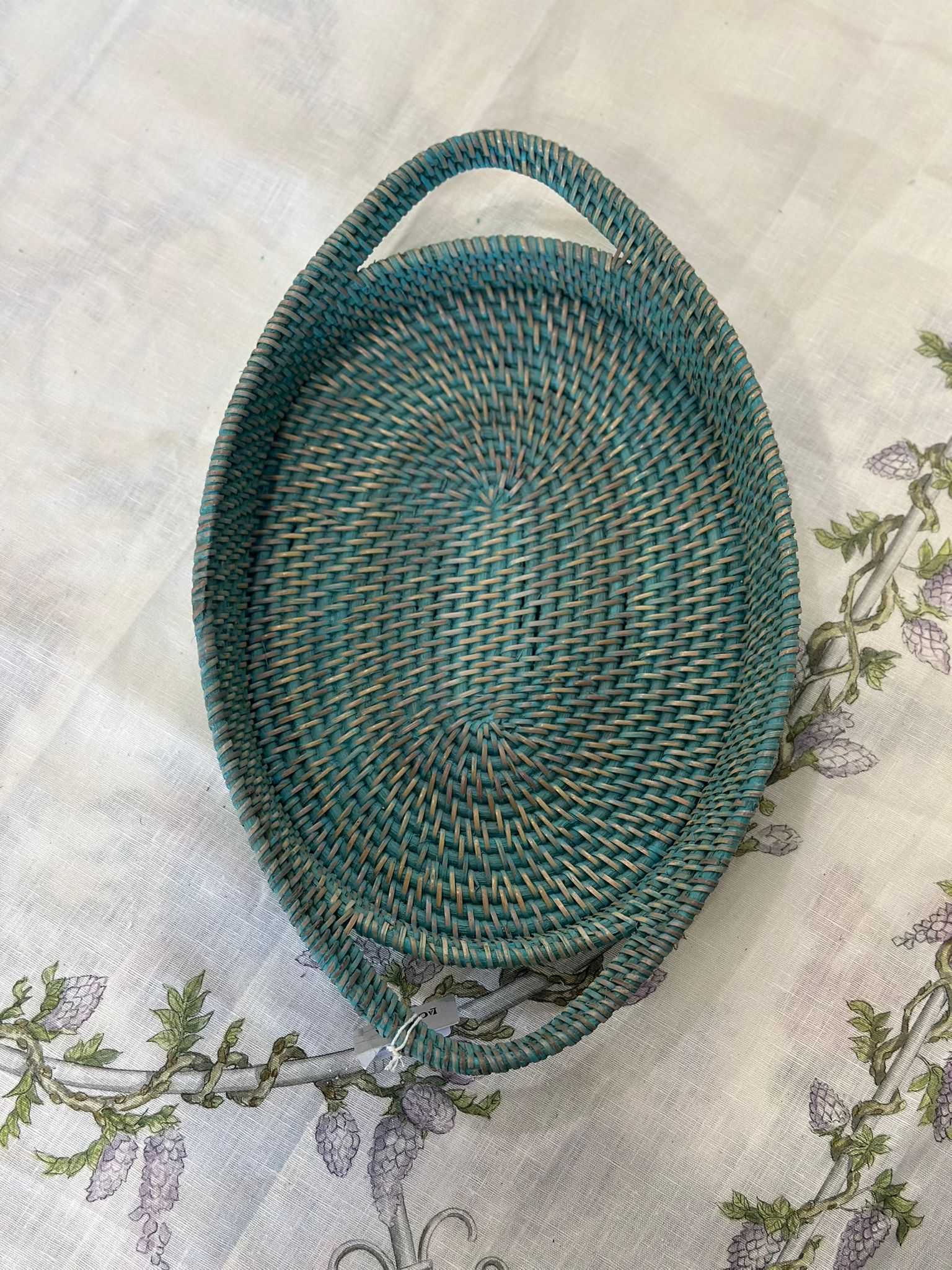 VASSOIO OVALE CON MANICO ESTERNO RATTAN