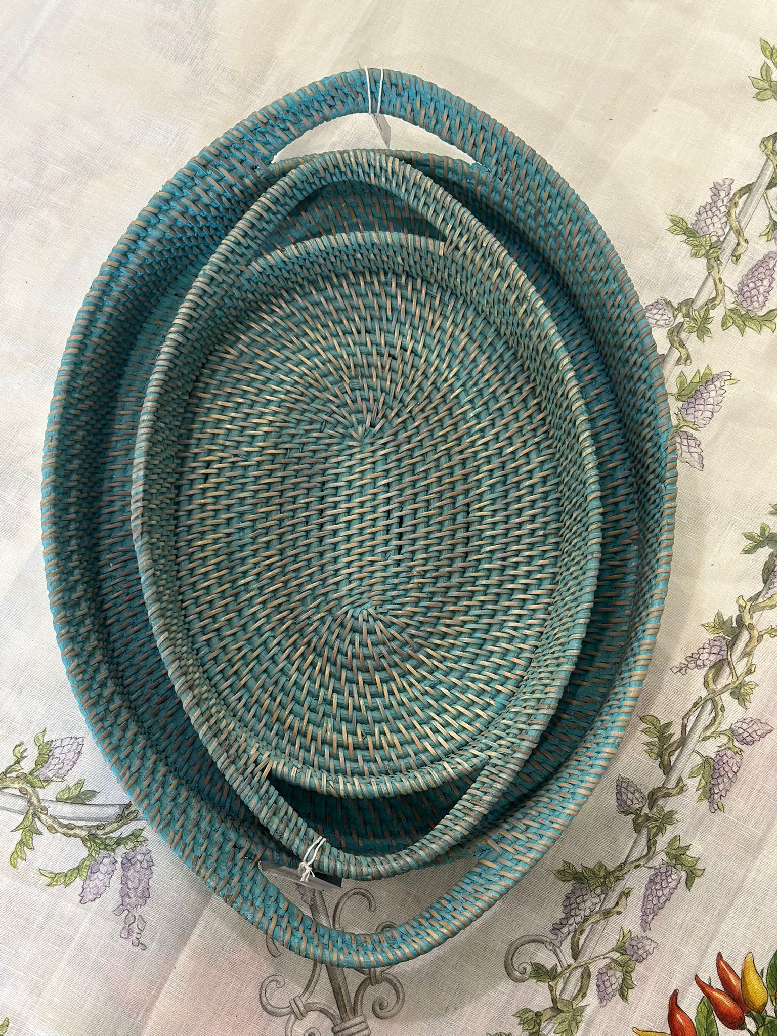 VASSOIO OVALE CON MANICO ESTERNO RATTAN