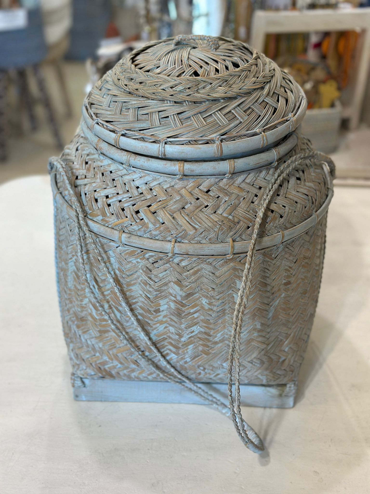 VASO DECORATIVO CON COPERCHIO RATTAN E BAMBOO