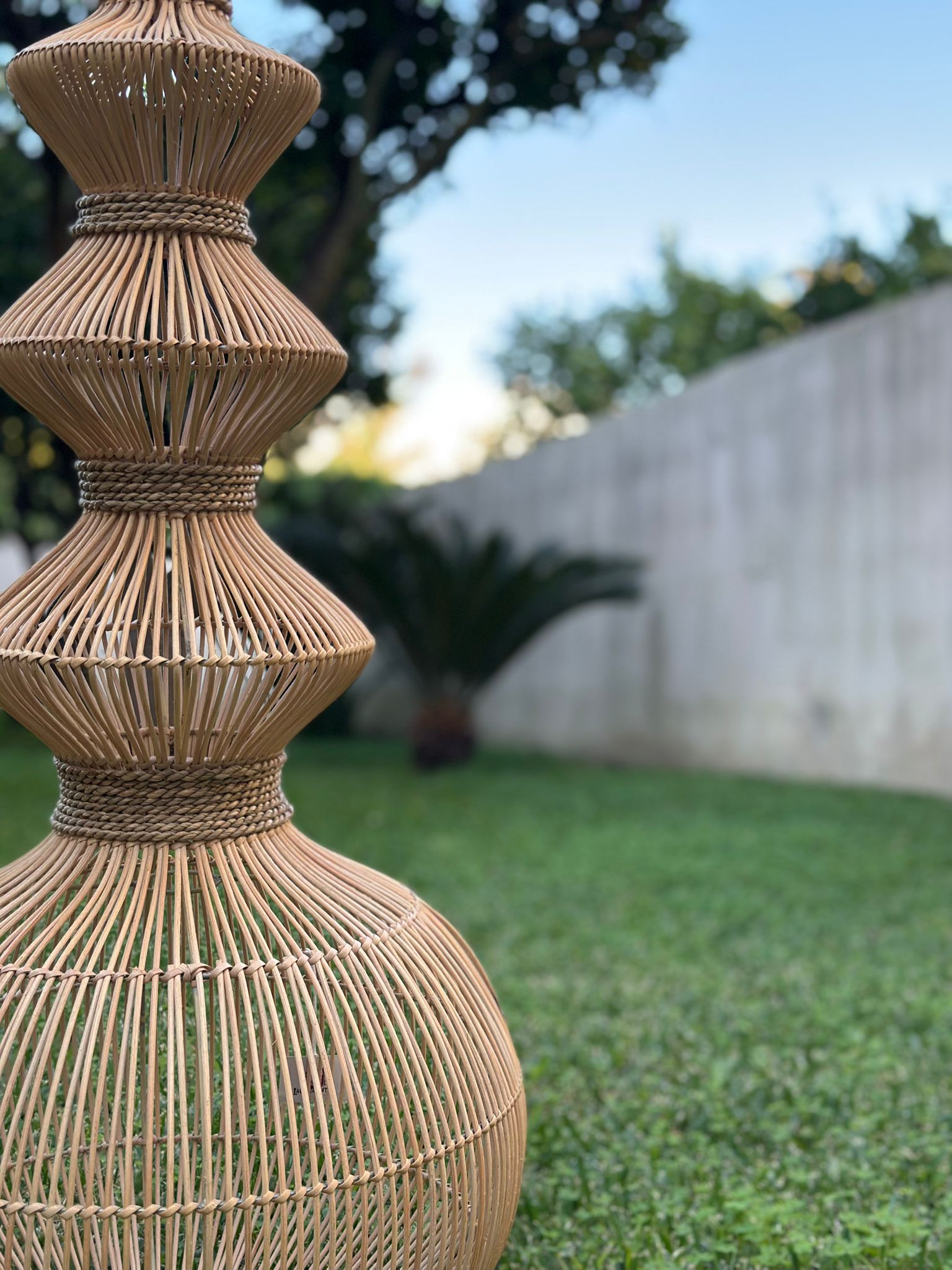 LAMPADA DA TERRA RATTAN E CORDA