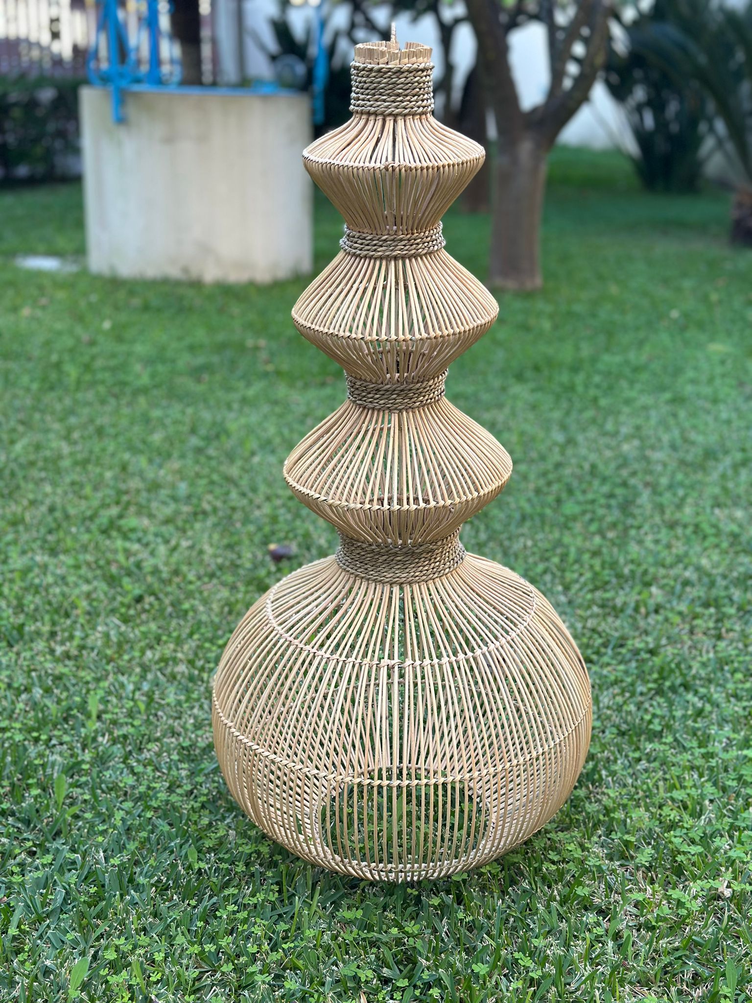 LAMPADA DA TERRA RATTAN E CORDA
