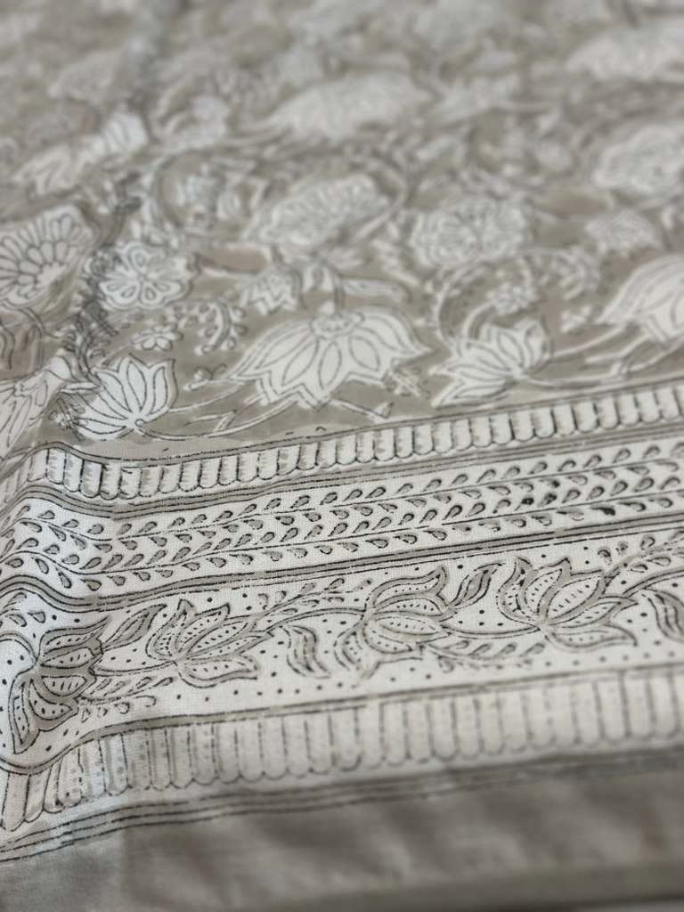 MEZZERO GRIGIO FIORI BIANCHI