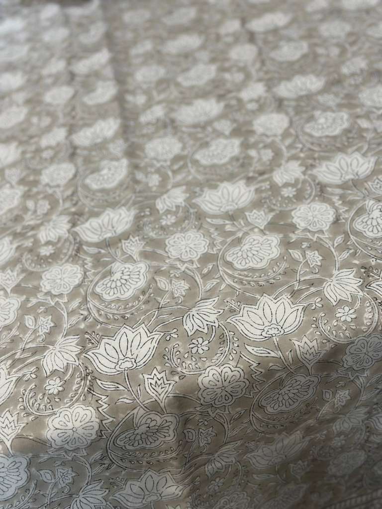 MEZZERO GRIGIO FIORI BIANCHI