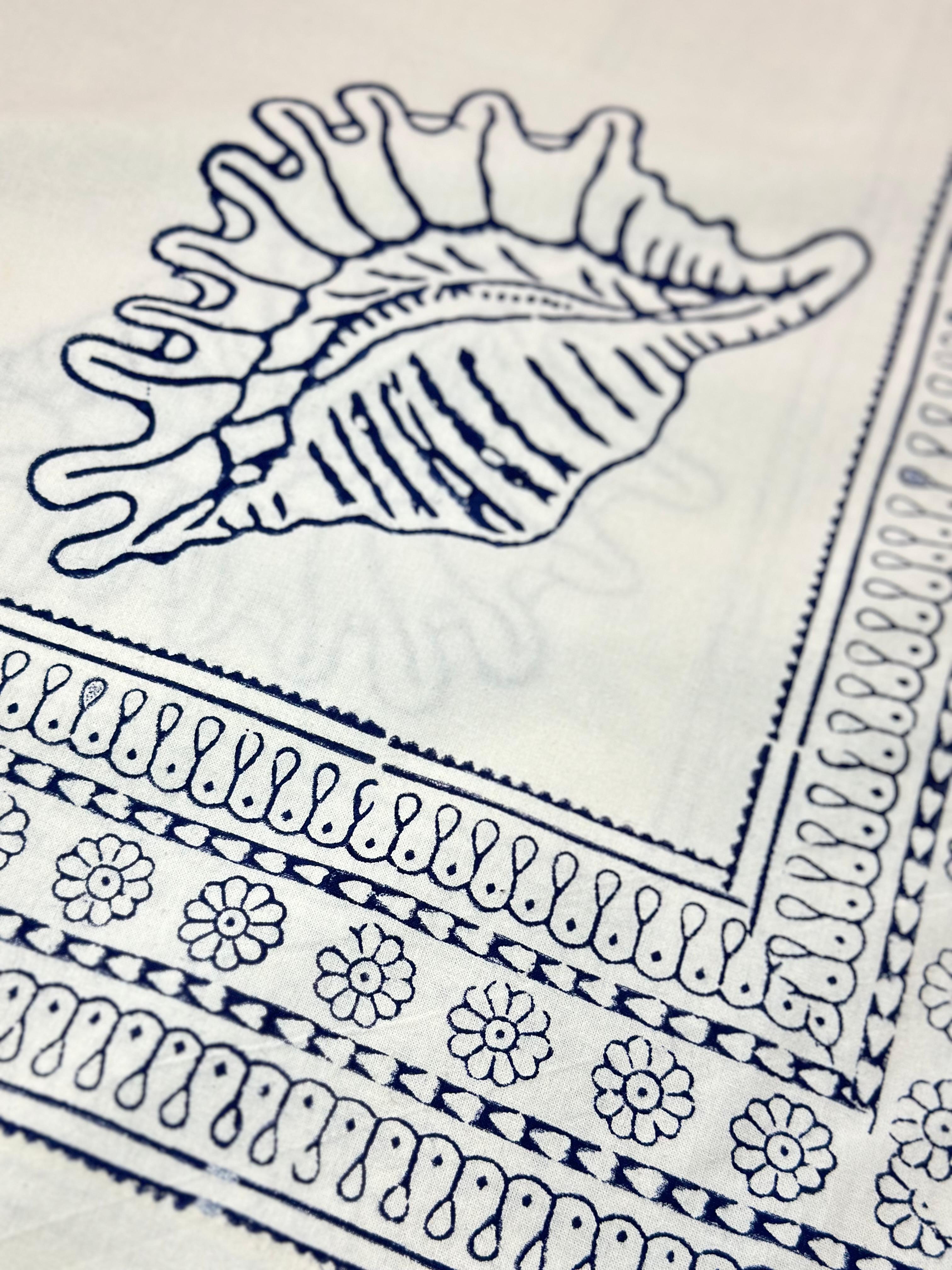 TELO BIANCO CONCHIGLIE BLU