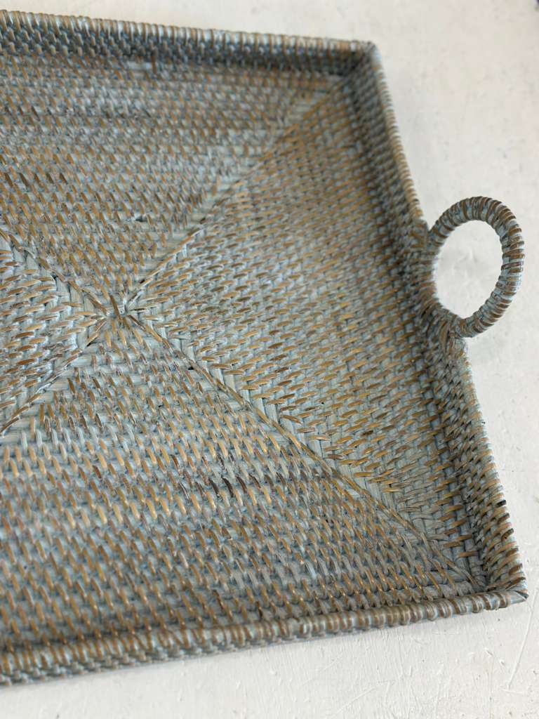 VASSOIO QUADRATO CON MANICO ESTERNO RATTAN