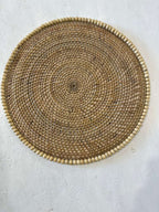 Placemat Tondo in Rattan con Bordo Palline di Legno – Ø37 cm Artigianale