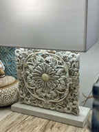 Lampada da Tavolo Quadrata in Legno Intagliato – Artigianale Bali | 36x20x58H cm
