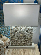 Lampada da Tavolo Quadrata in Legno Intagliato – Artigianale Bali | 36x20x58H cm