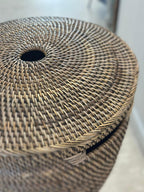 Portabiancheria in Rattan Tondo a Forma Stretta – Cesto Biancheria con Coperchio