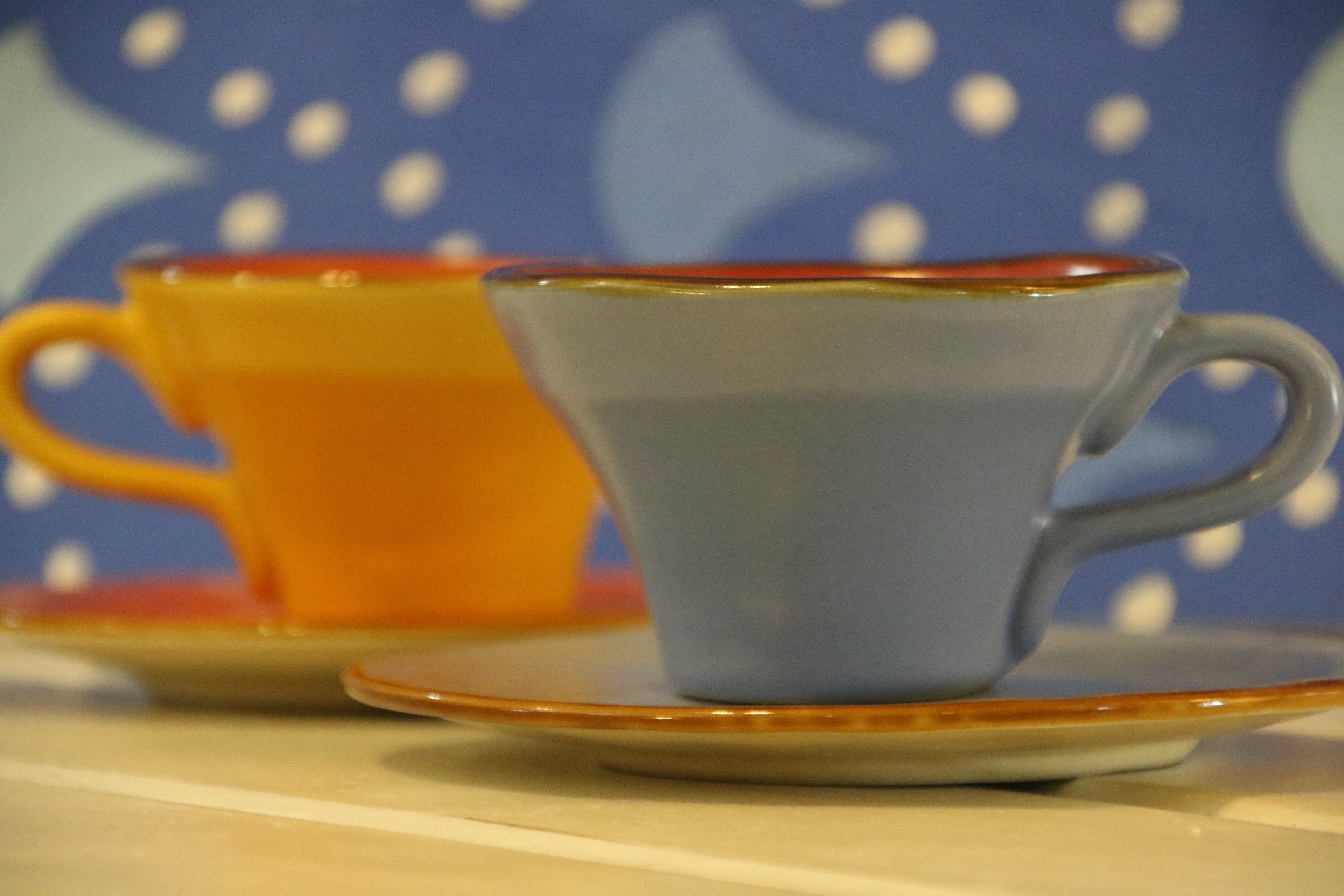 TAZZINA SVASATA CAFFÈ CON PIATTINO COLORI MIX
