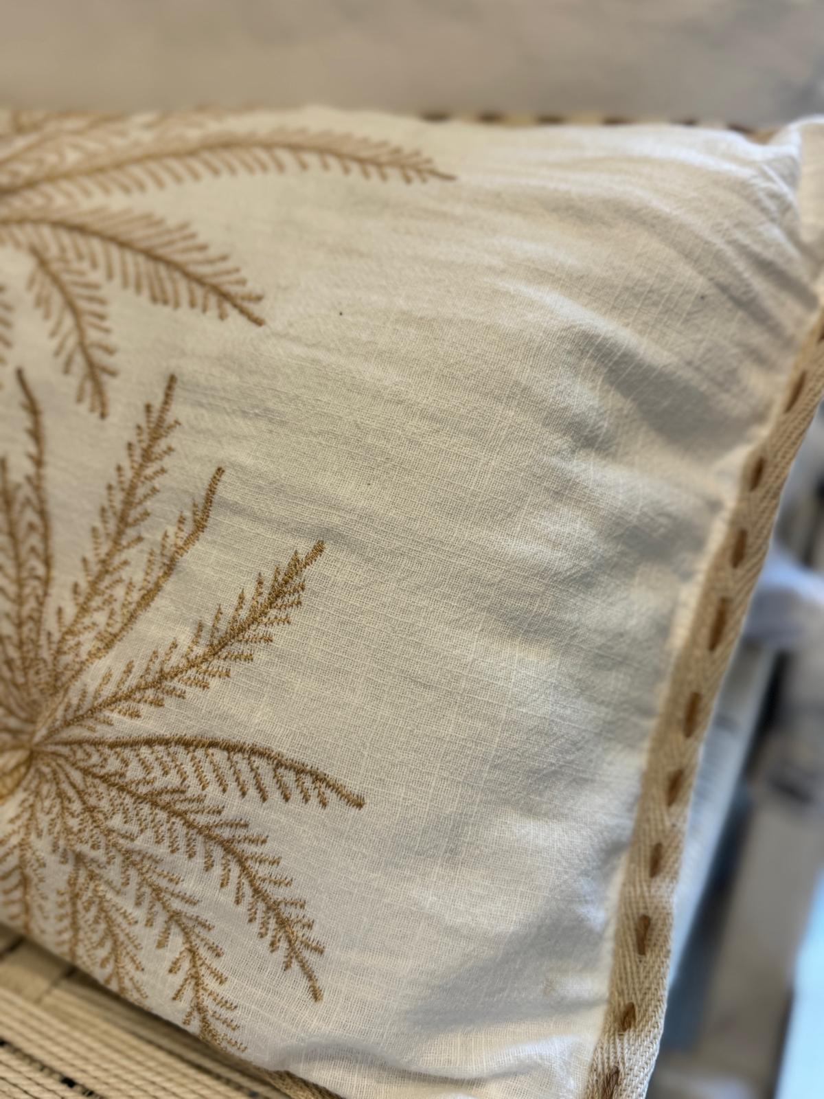 CUSCINO BIANCO TRE PALME STILIZZATE GOLD