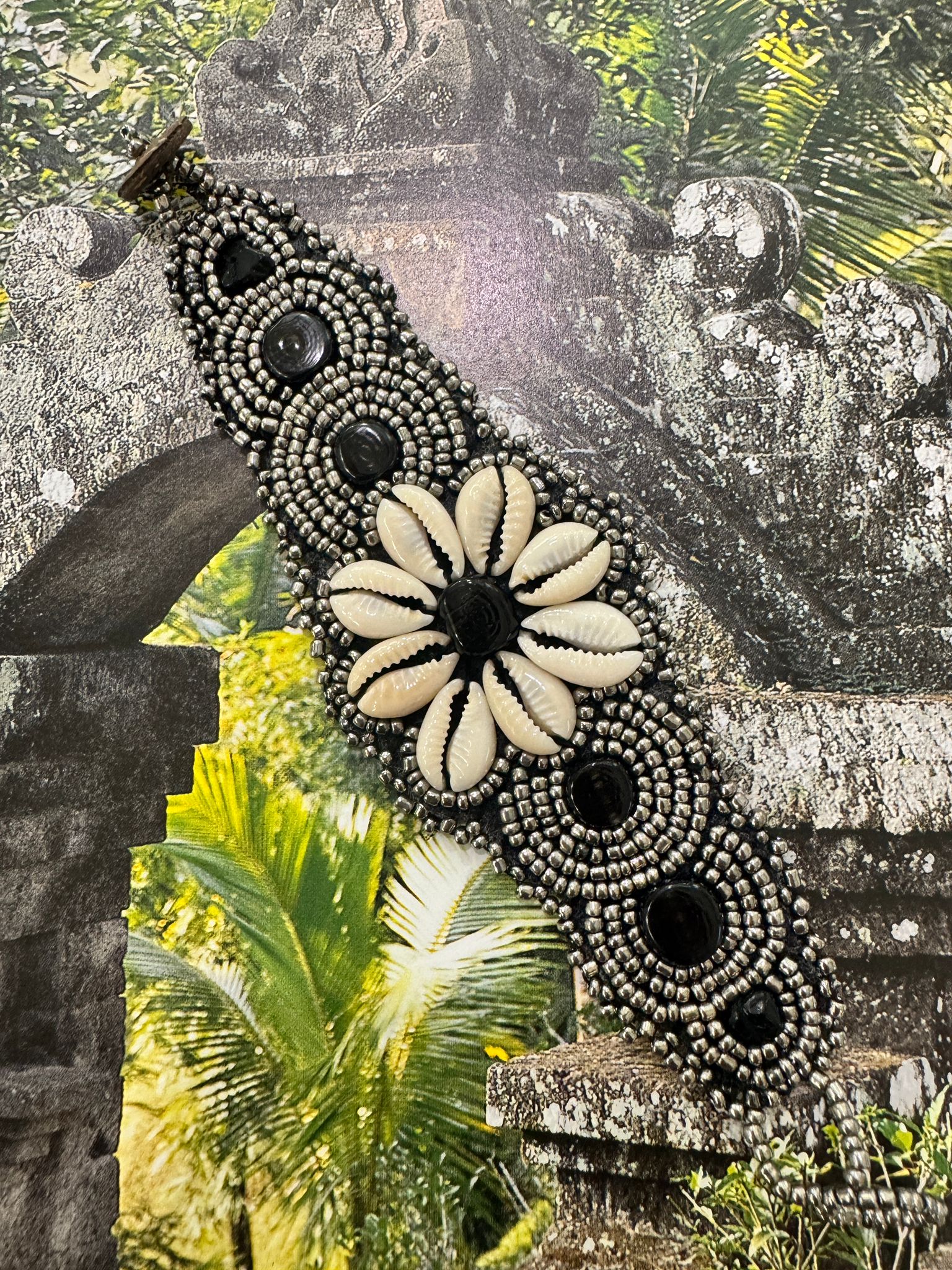 BRACCIALE FASCIA PERLINE E CONCHIGLIE