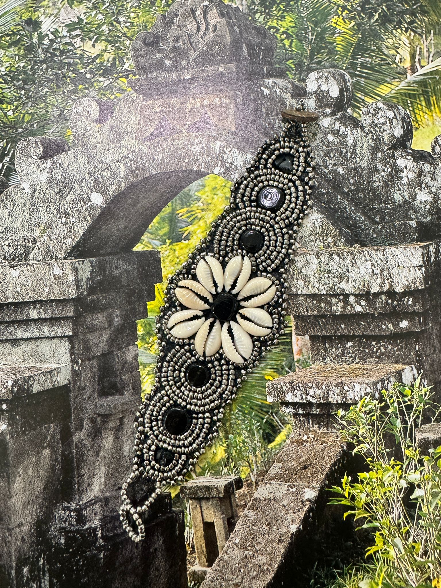 BRACCIALE FASCIA PERLINE E CONCHIGLIE
