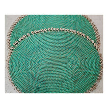 Carica l&#39;immagine nel visualizzatore di Gallery, PLACEMAT ovale IN RATTAN VERDE TIFFANY
